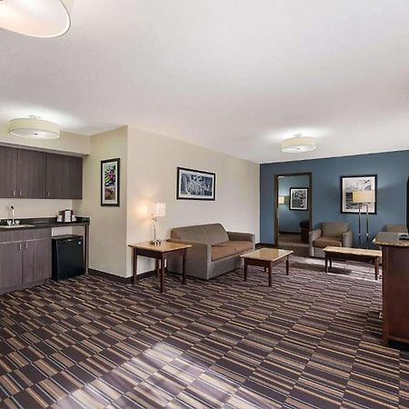 Baymont By Wyndham Elizabeth City Exterior photo