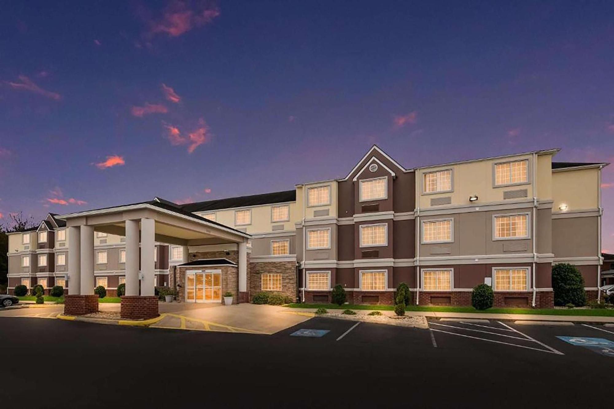 Baymont By Wyndham Elizabeth City Exterior photo